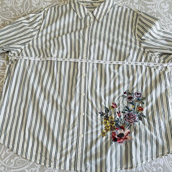 Ava & Viv Button Down Top Women 3X Cream Gray Stripe Embroider Floral Western - Picture 5 of 13